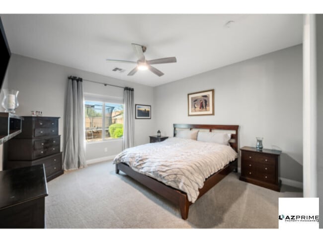 Foto del edificio - Live The Ultimate Arizona Lifestyle In This Luxurious 3/2 Florence Home In The Highly Sought-After P