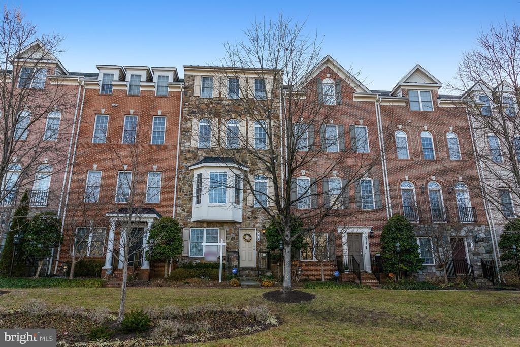 Foto principal - 581 Cedar Spring St