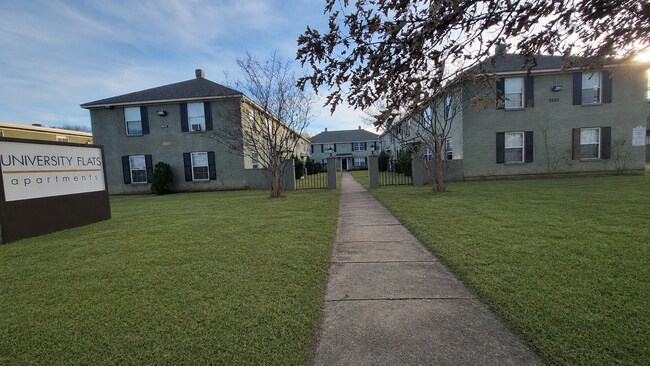 Photo - 3453 Southern Ave (Memphis, TN) Apartment