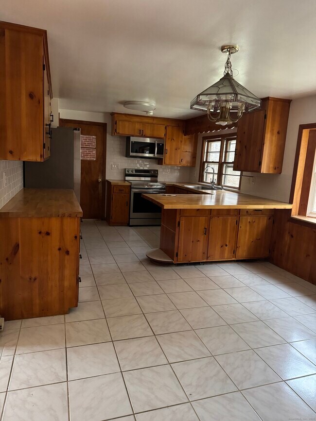 Foto del edificio - 85 Mountain Rd