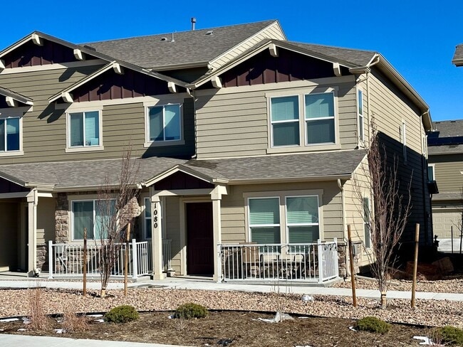 LIKE NEW CHAPEL HEIGHTS TOWNHOME w/ PIKES PEAK VIEWS - Security Deposit Waiver Available - LIKE NEW CHAPEL HEIGHTS TOWNHOME w/ PIKES PEAK VIEWS - Security Deposit Waiver Available