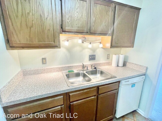 Building Photo - 2 br, 2.5 bath House - 2703 Cottage Pl