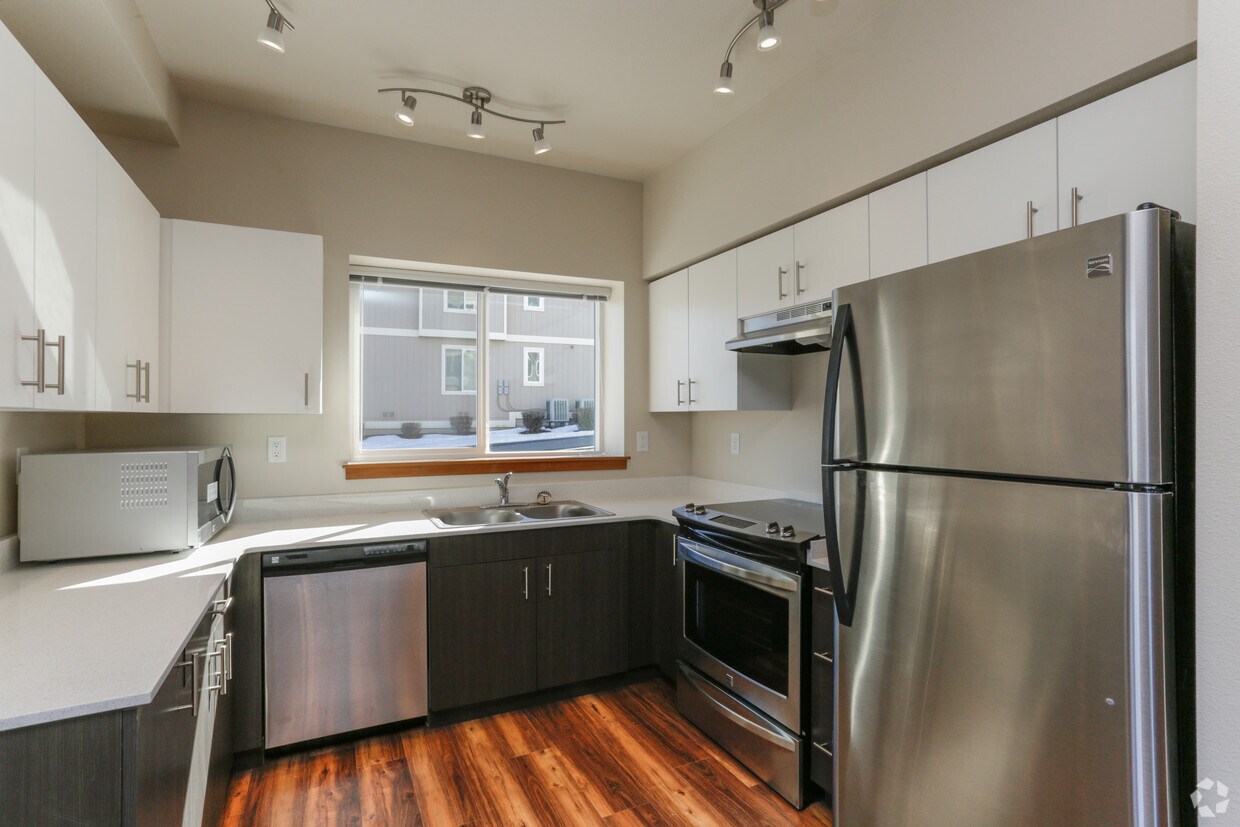 Courtyard 465 Apartments 1688 Stella Ave Wenatchee, WA