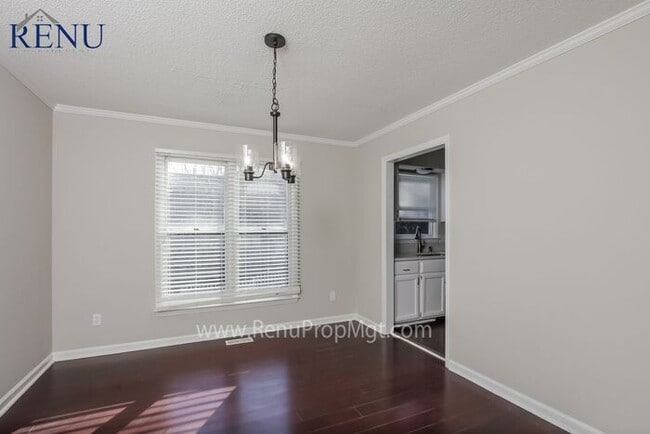 Building Photo - 4956 Royal Adelaide Way
