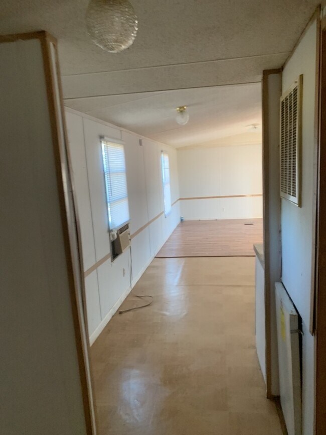 Building Photo - Laurens Mobile Home for Rent
