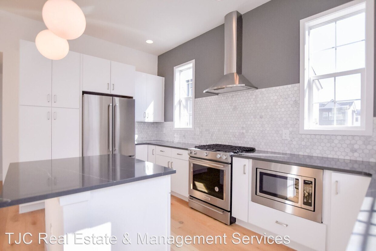 Primary Photo - 2 br, 4 bath House - 11420 Uptown Ave