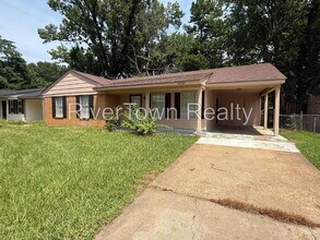 Building Photo - 3236 Sweet Springs Dr