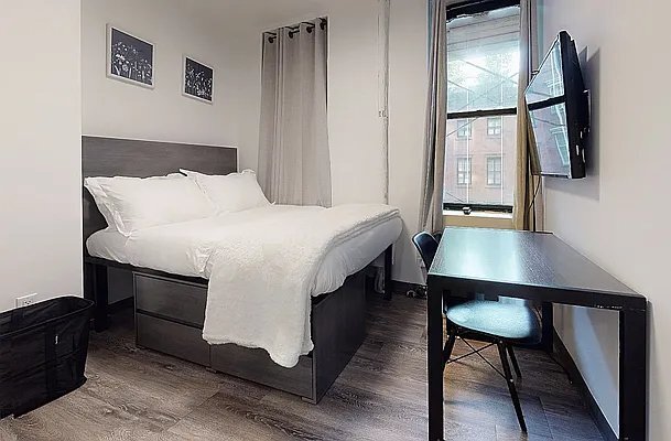 Foto principal - 15 E 11th St