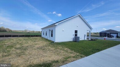 Building Photo - 102 Sycamore Ln