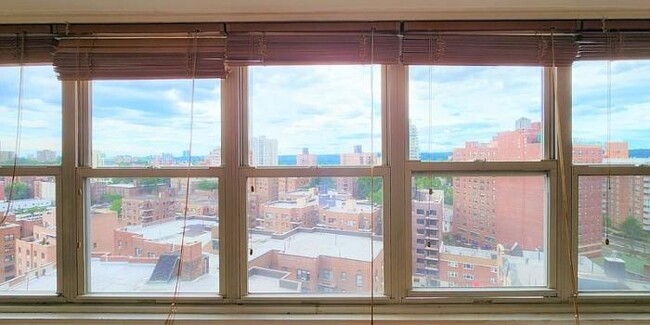 Foto del edificio - 1 bedroom in BRONX NY 10463