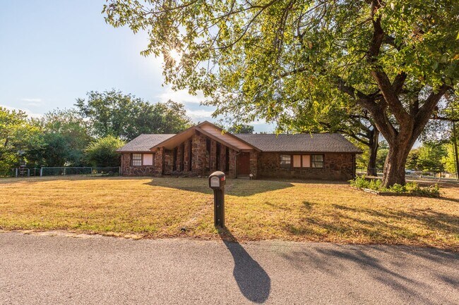 Foto del edificio - 4 Bed 2 Bath Rental Home in Tulsa - Coming...