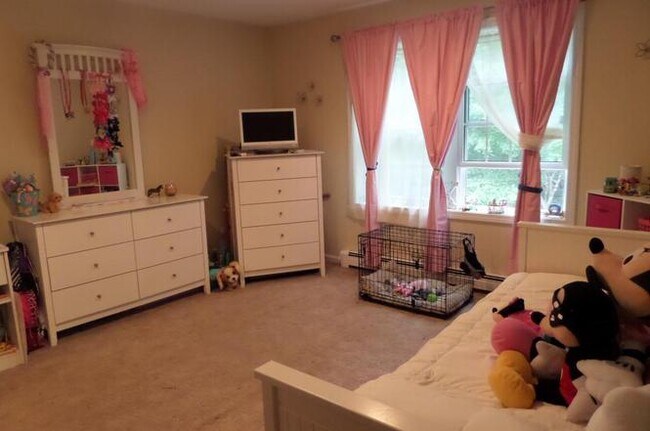 Foto del edificio - 811 Springbrook Cir