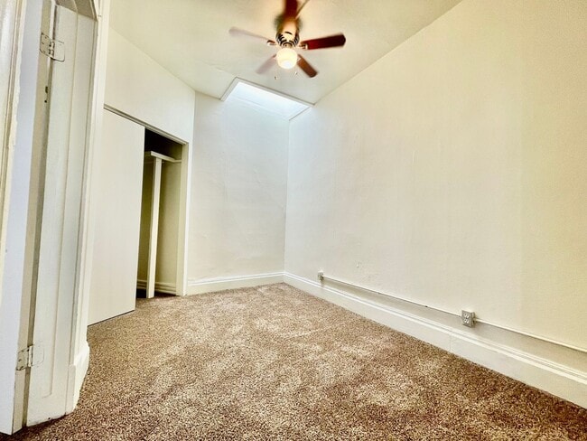Building Photo - 207 Midway Ave
