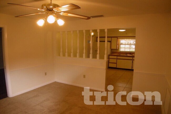 Building Photo - 2713 Greenfield Ave