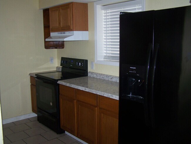 Building Photo - 7305 New Brunswick Dr