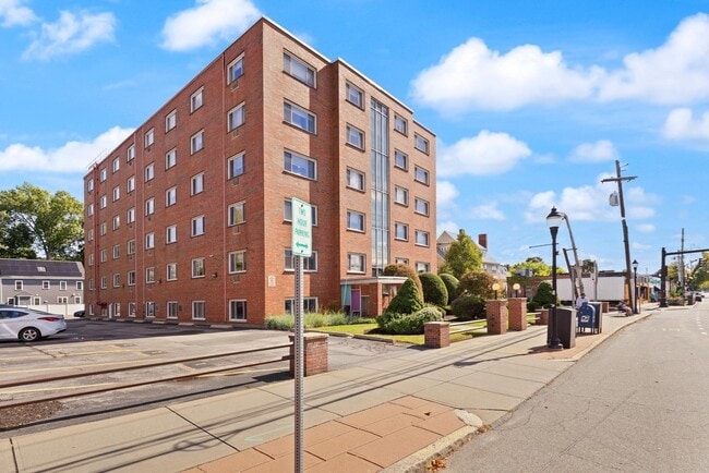 Building Photo - 215 Massachusetts Ave