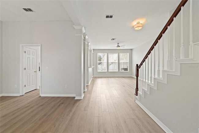 Building Photo - 904 Yew Ct