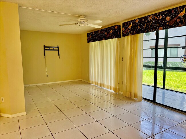 Building Photo - 9718 S Belfort Cir