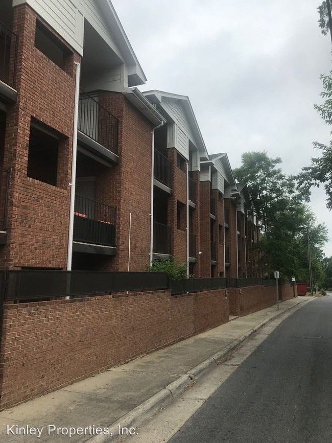 Building Photo - 801 Cates St