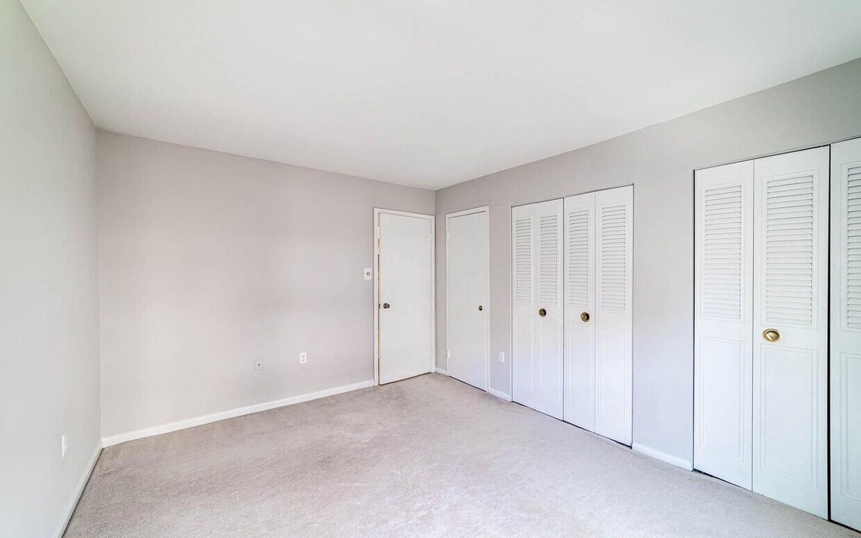 5205 Duke St Unit 301, Alexandria, VA 22304 Condo for Rent in