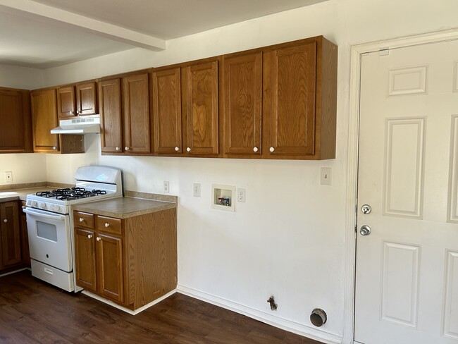 Building Photo - 1437 NE 34th St
