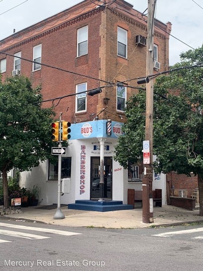 Building Photo - 1 br, 1 bath House - 1600 W Ritner St 2nd Fl