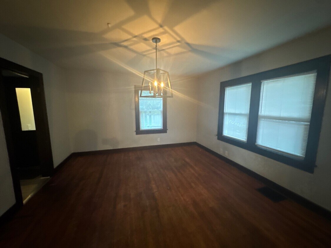 Building Photo - 349 Terrace Ave