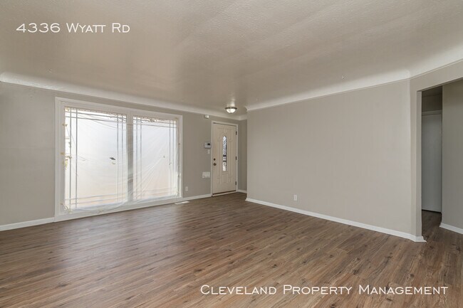 Building Photo - Fully Renovated Ranch
