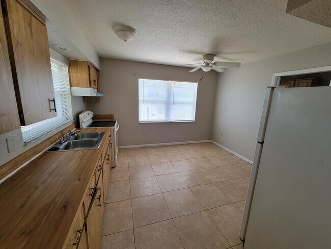 Foto del edificio - 1042 Oak St