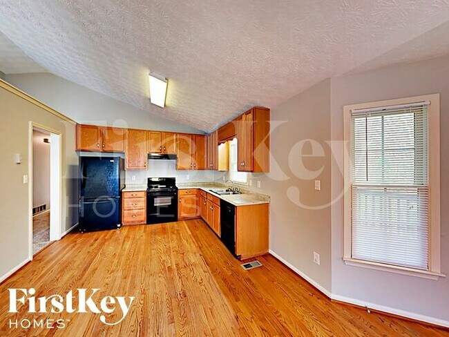 Foto del edificio - 452 Maplewood Ln