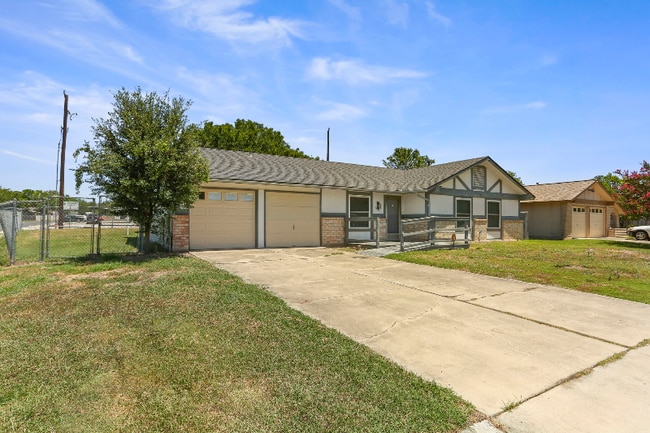 Photo - 5622 Frst Lk St House