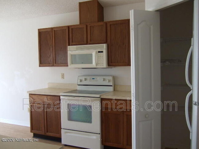 Building Photo - 221 Brookchase Ln W