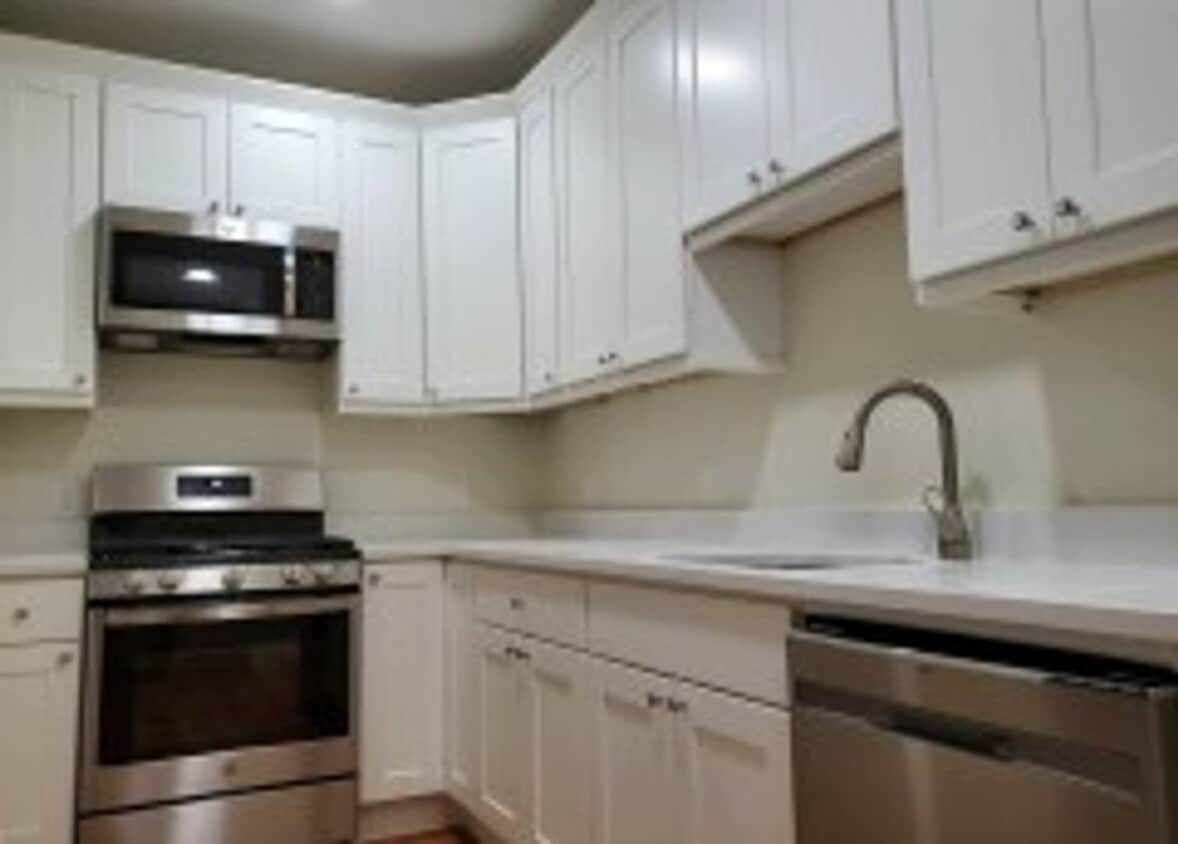 Renovated Brookline / Coolidge Corner 4 Bed/2 Bath on Harris St for September 1st. NO BROKER FEE - Renovated Brookline / Coolidge Corner 4 Bed/2 Bath on Harris St for September 1st.  NO BROKER FEE