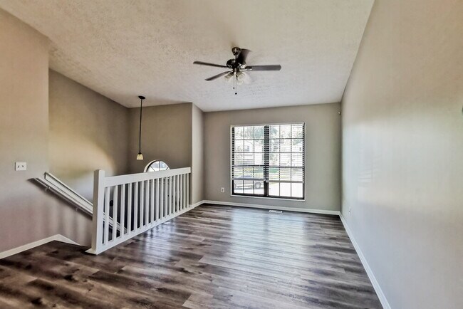 Building Photo - 3255 Bluhm Ct