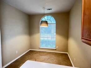 Building Photo - 2910 Blue Dawn Dr