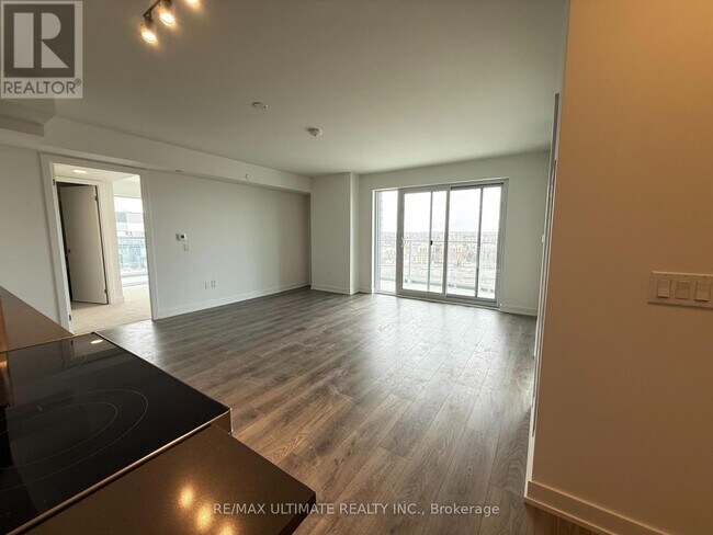 Photo du bâtiment - 1010 Sandy Beach Rd