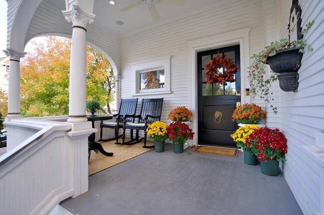 Building Photo - 590 Randolph St