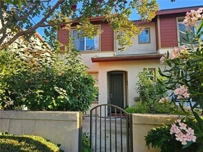 Building Photo - 1126 Rosewalk Way