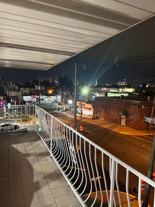 Building Photo - 1150 70th St