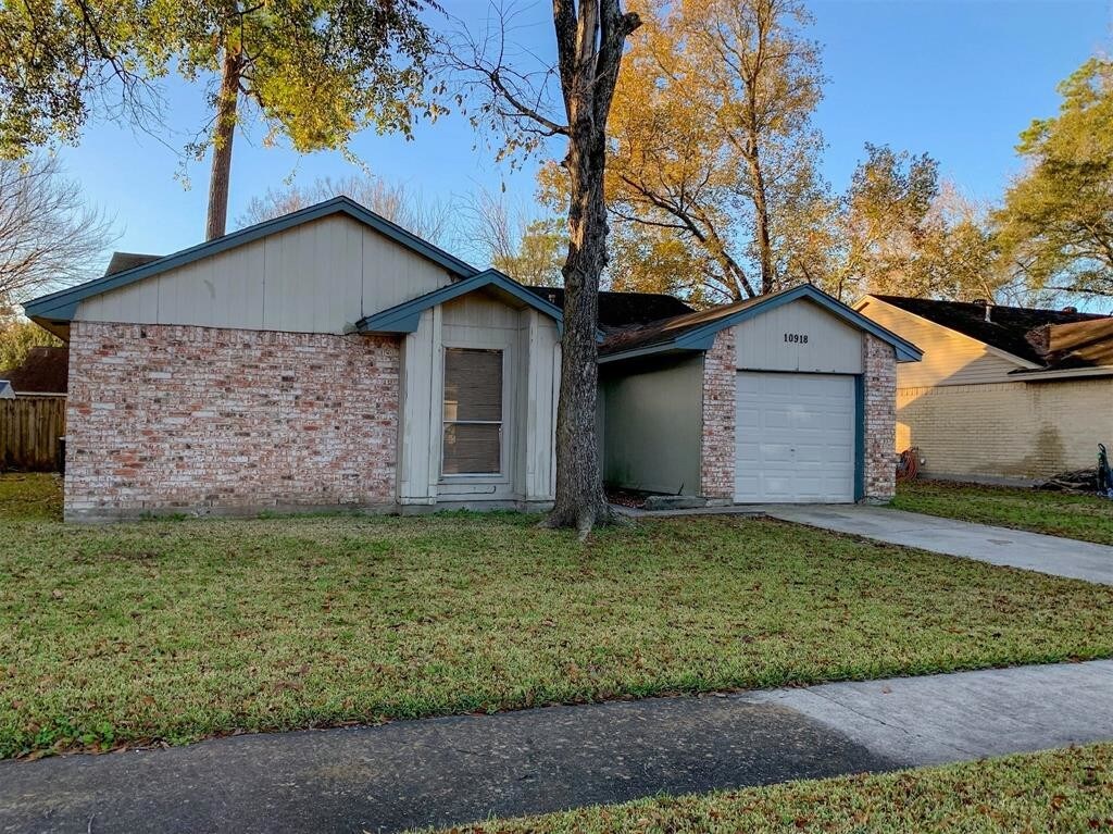 Primary Photo - 10918 Ambergate Dr