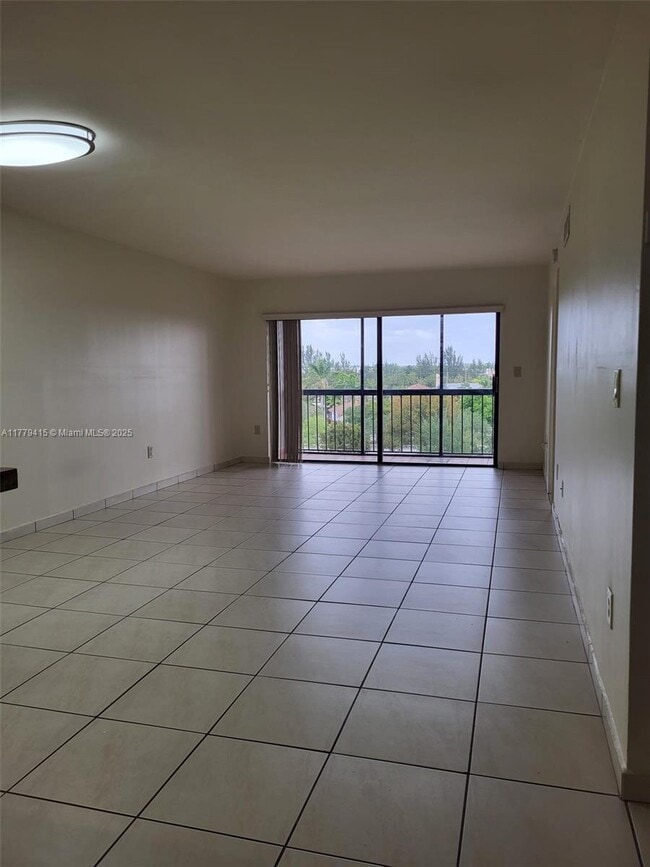 Foto del edificio - 10155 NW 9th Street Cir