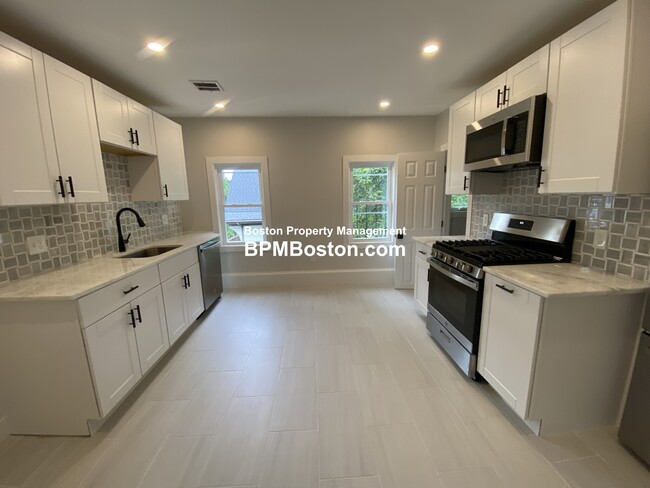 Building Photo - 106 Glenway St