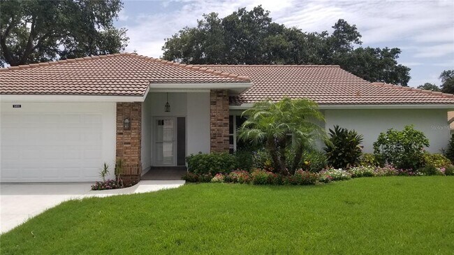 Foto del edificio - 5810 Garden Lakes Majestic