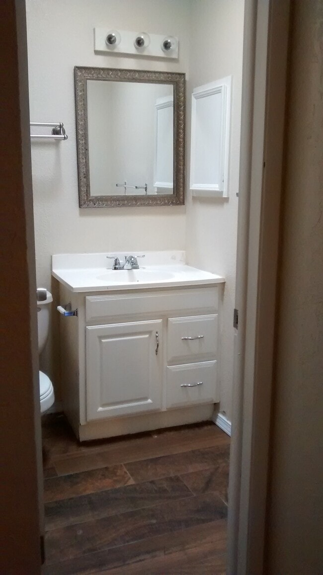 Building Photo - 10620 Cuatro Vistas Dr Apt B