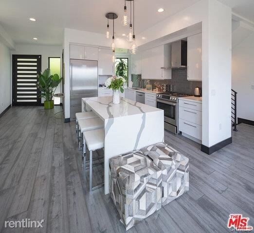 Foto del edificio - 3 br, 3.5 bath House - 2041 N Sycamore Ave