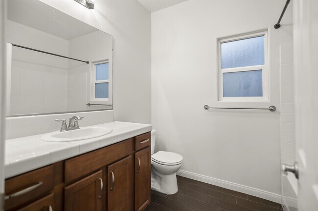Foto del edificio - 3811 Cornerstone Way