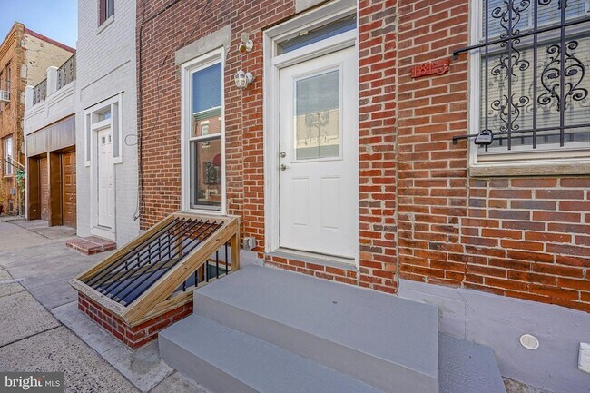 Building Photo - 1815 S 20th St