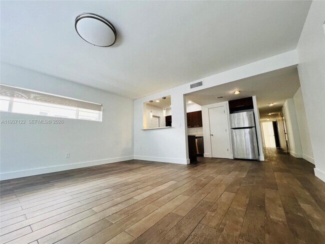 Foto del edificio - 1001 Bay Dr