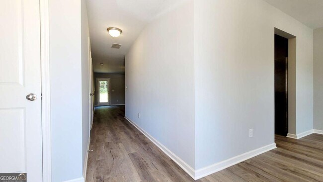 Building Photo - 2566 Piering Dr
