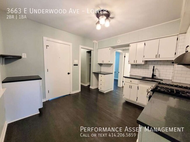 Building Photo - Renovated 2-Bed Lower Duplex in Cudahy Ava...